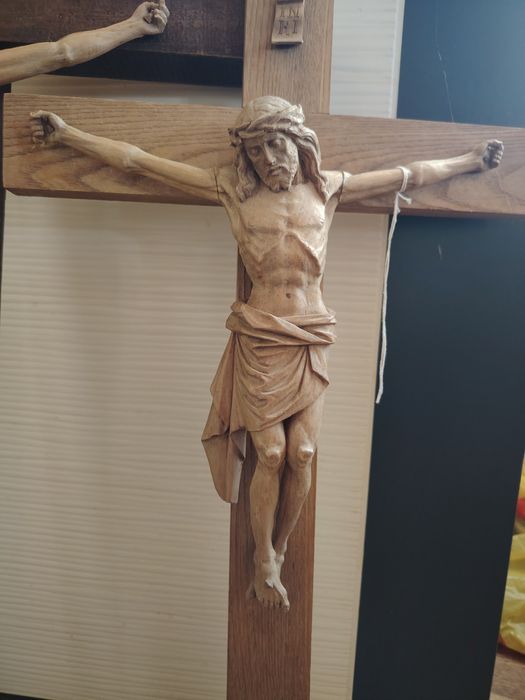 Crucifixuri de lemn
