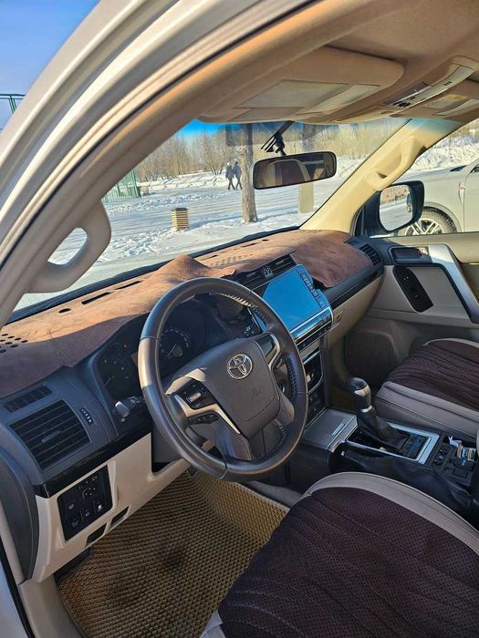 Toyota Land Cruiser Prado 2022 г.