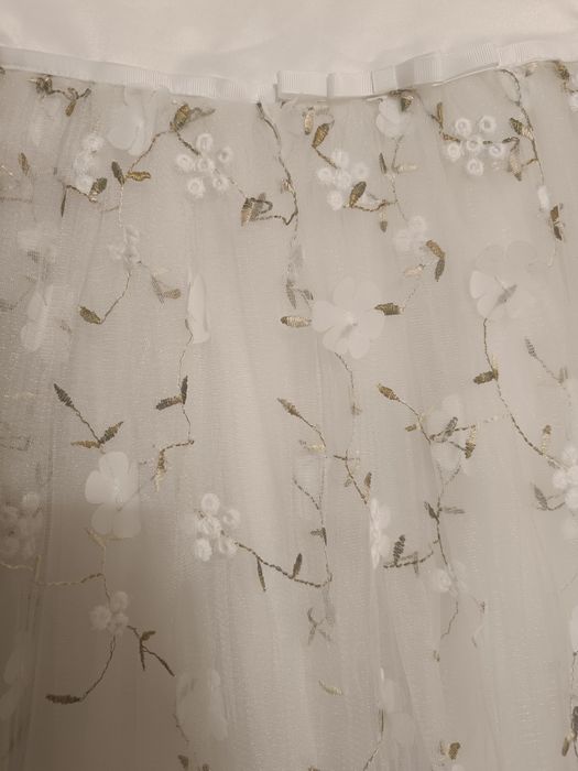 Продам очень красивое платье для девочки