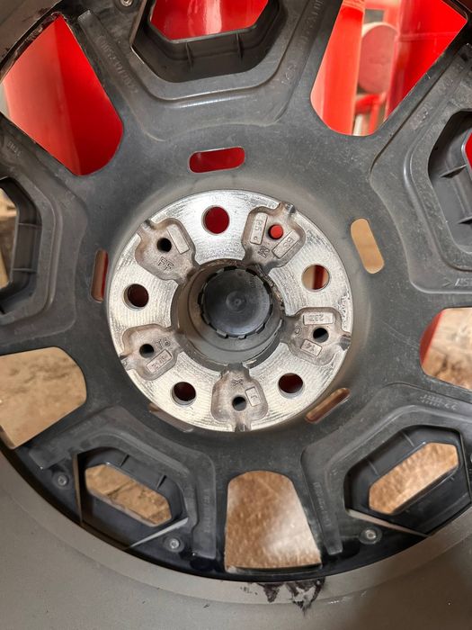 BMW XM diska balon 274/40/22