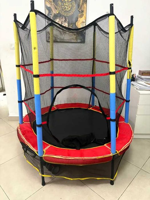 Детски Батут с вътрешна мрежа Byox - Hop, 4.5 FT, 140 cm, червен