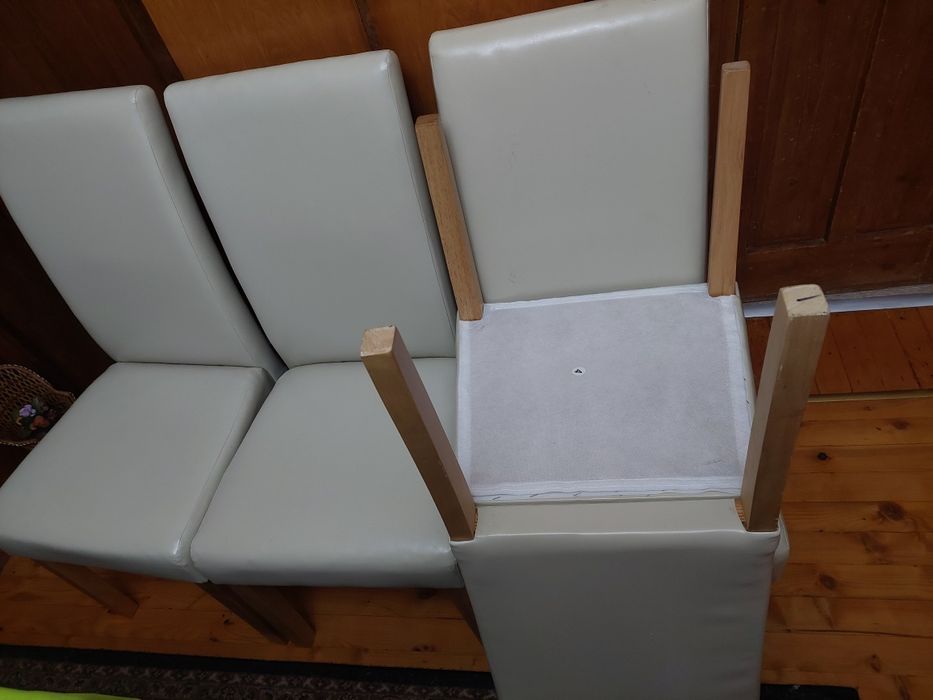 Кухненски столове -кожа цвят кремави