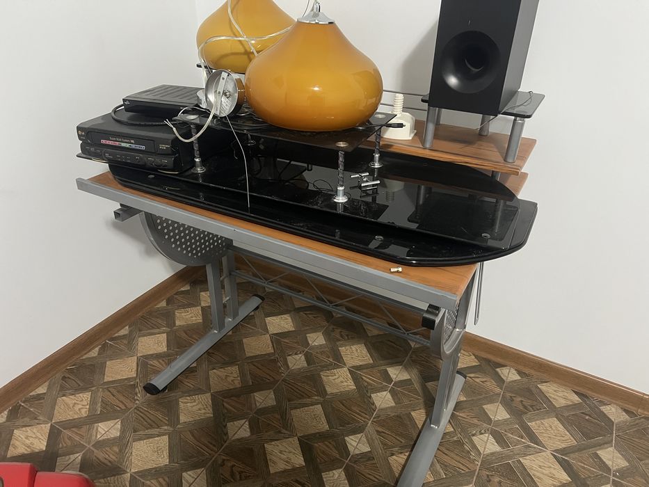 Продеться парта.