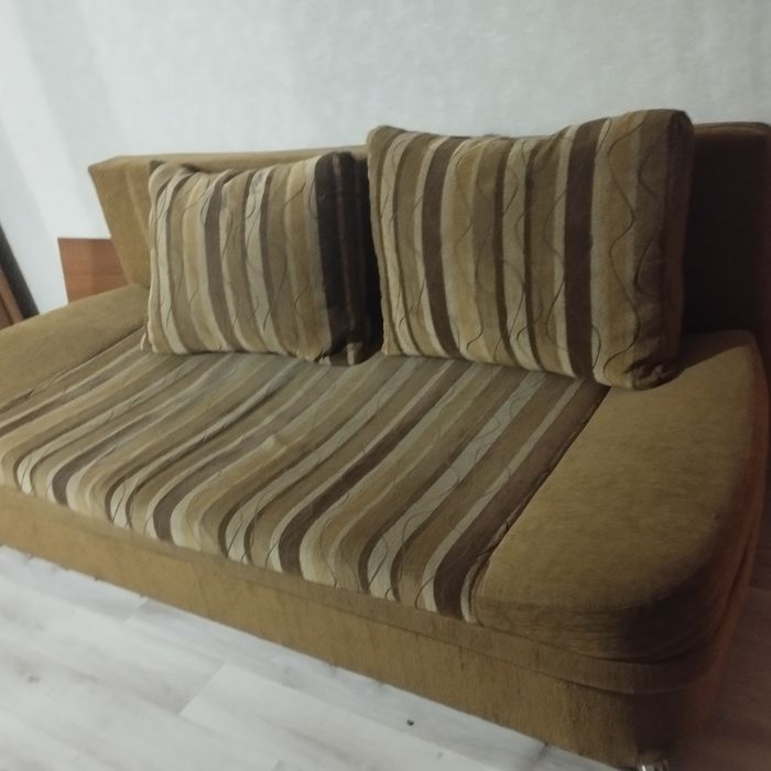 Продам диваны и два кресла