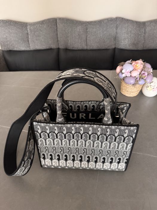 Дамска чанта Furla