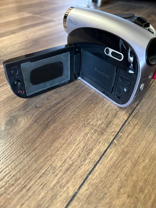 Samsung SC-DX103 или VP-DC171.