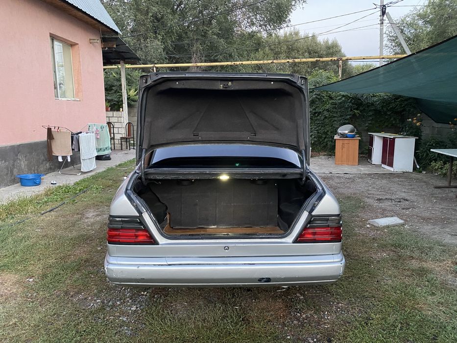 Мерседес бенс 124