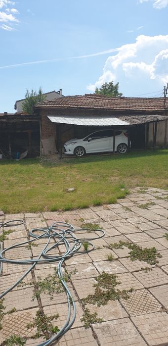 Продавам къща в с.Хераково м.Белица