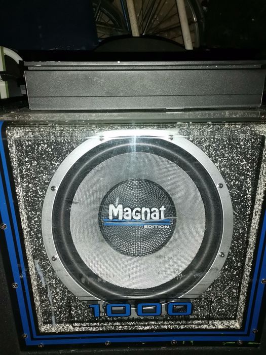 Subwoofer Magnat și stație Magnat