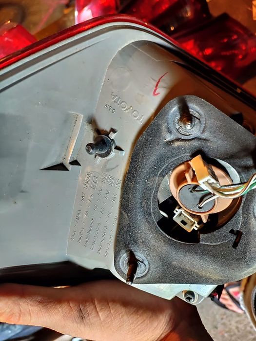 Задняя оптика Lexus is250