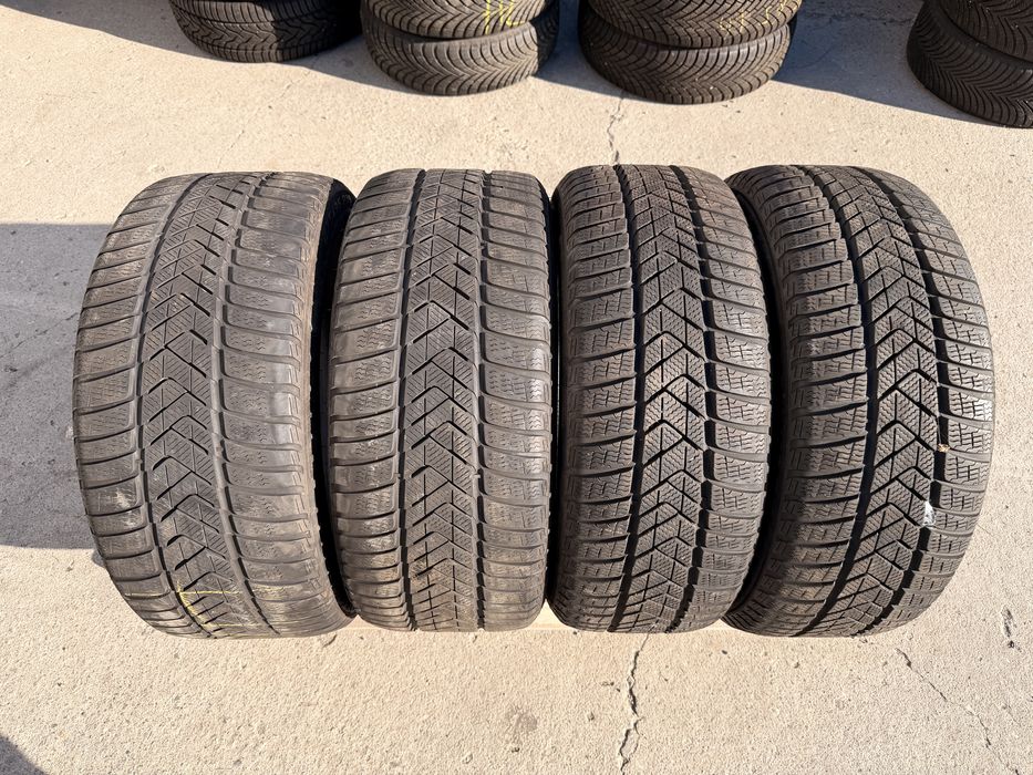 Set anvelope 275/35R19 si 245/40R19 Pirelli Run-Flat Iarna