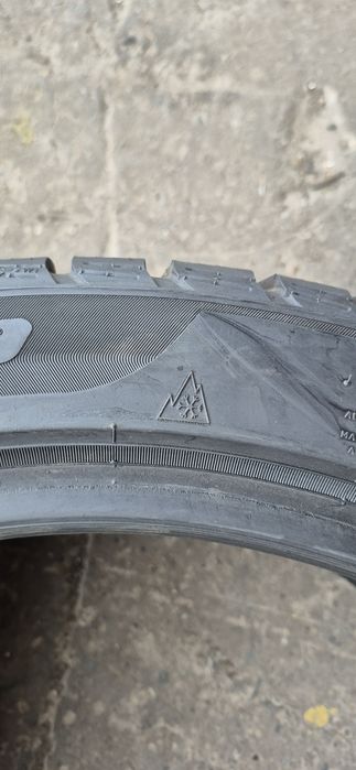 4 anvelope iarna Pirelli,fata 245/40/19,spate 275/35/19.Pret/bucata