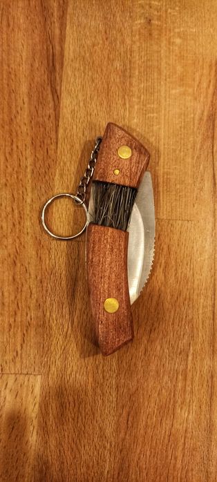 Сгъваем нож за гъби с четка