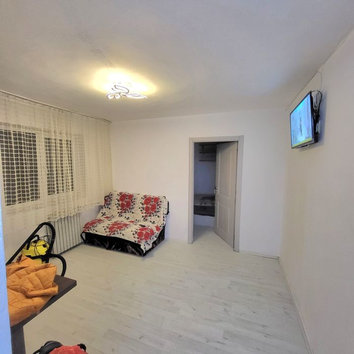 Închiriez apartament, parter zona stația salvareDrobeta-Turnu Severin