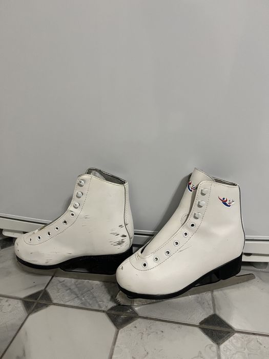 Продам коньки 34р