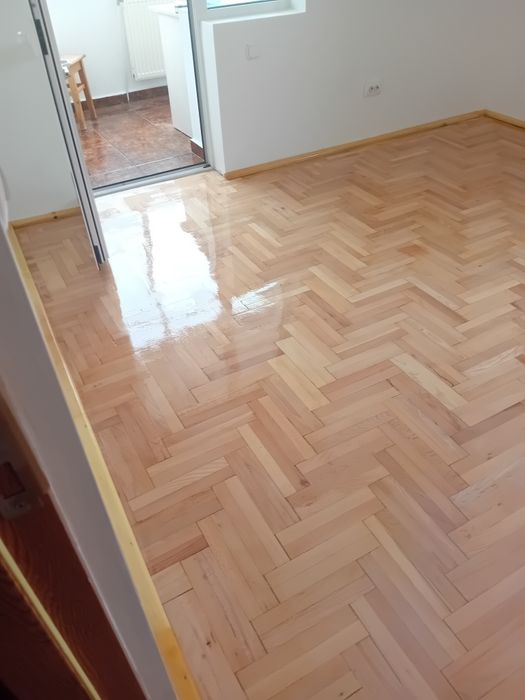 Raschetare pardoseli Lemn