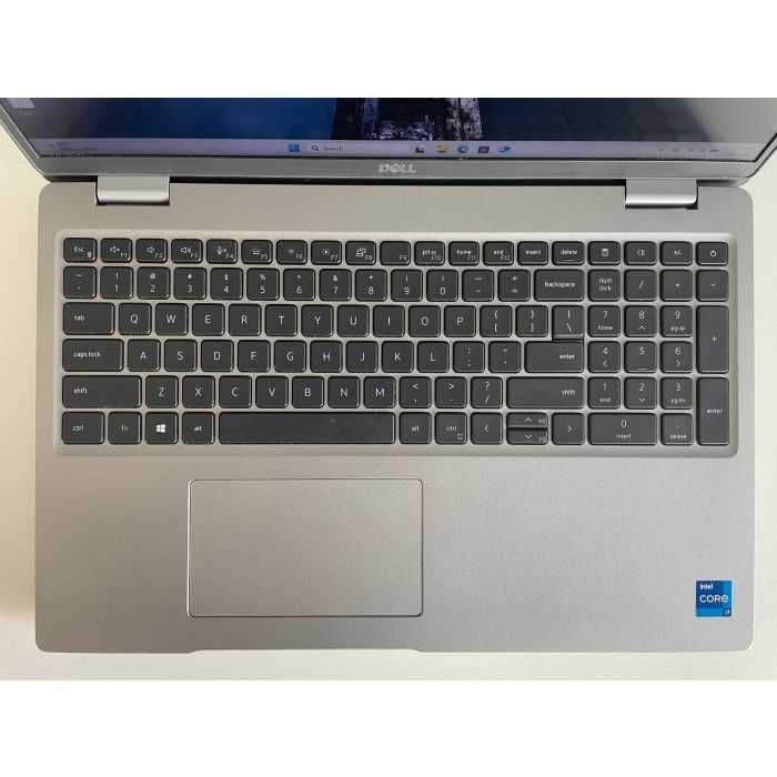 Лаптоп Dell Latitude 5521 (i7, 32GB RAM, 512GB SSD, 15.6-инчов)