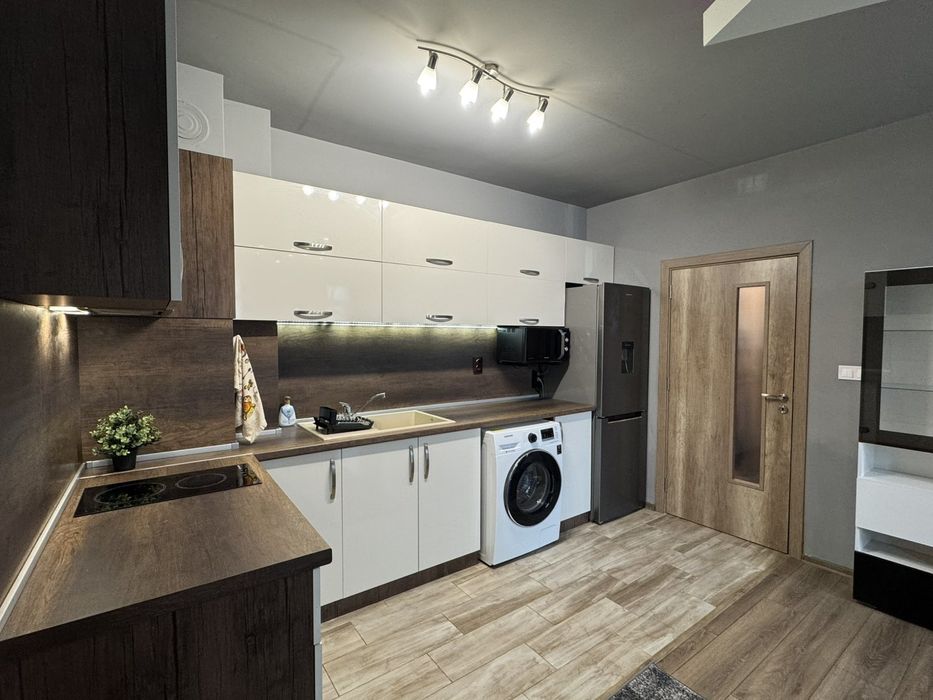 Наем 2ст. Бриз+паркомясто 520 €