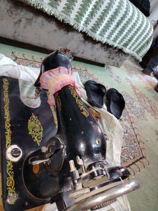 Швейная машинка СССР 10000 тг.