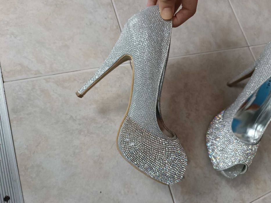 Дамски официални обувки на токчета