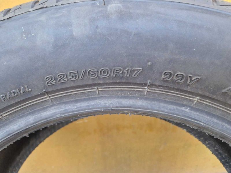 1 Bridgestone R17 225/60
лятна гума 
DOT1222