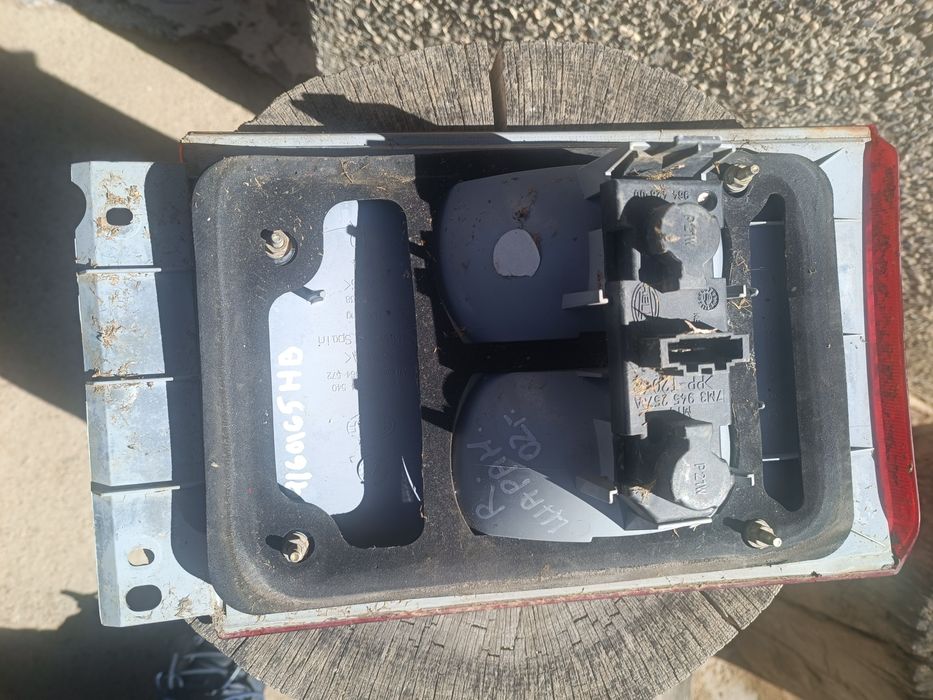 Заден стоп в капака за Фолксваген Шаран. R страна. Перфектен.