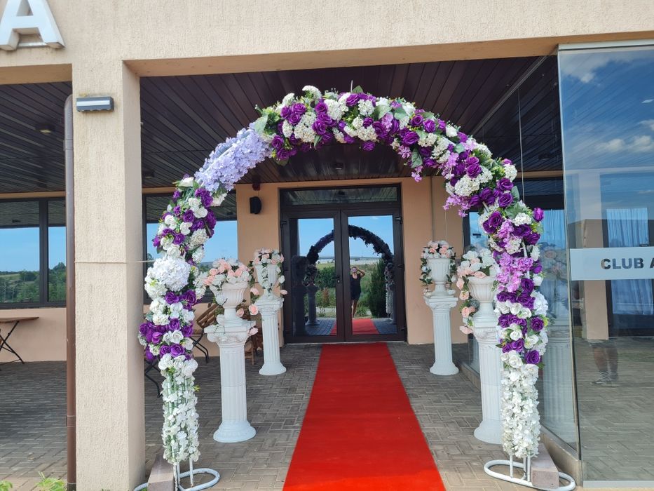 Inchiriem corturi , mese, scaune pentru petreceri și nunti, botezuri
C