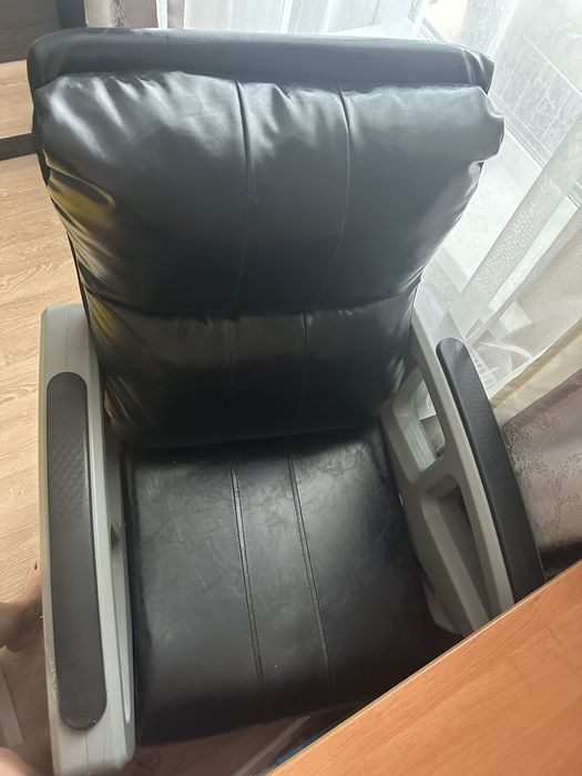 Продаестя кресло