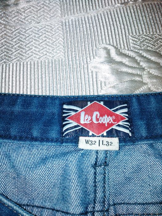 Маркови дънки,Лии Купър''