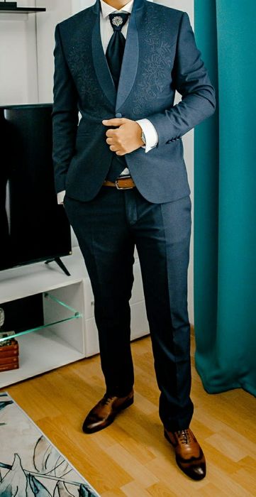 Vând costum naș/mire