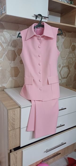 Продам костюм новый