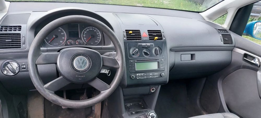 Dezmembrari Volkswagen Touran 1.6 FSi cod BAG