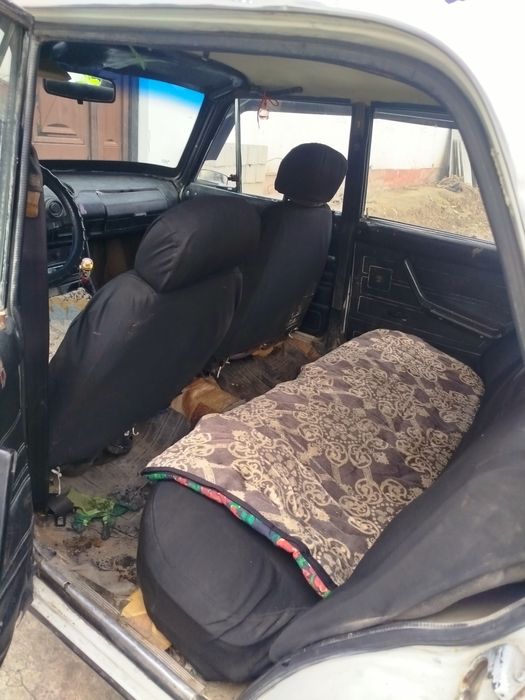 Jiguli 2106 sotiladi