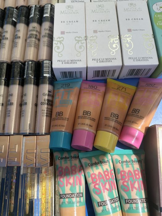 Vand lot produse cosmetice