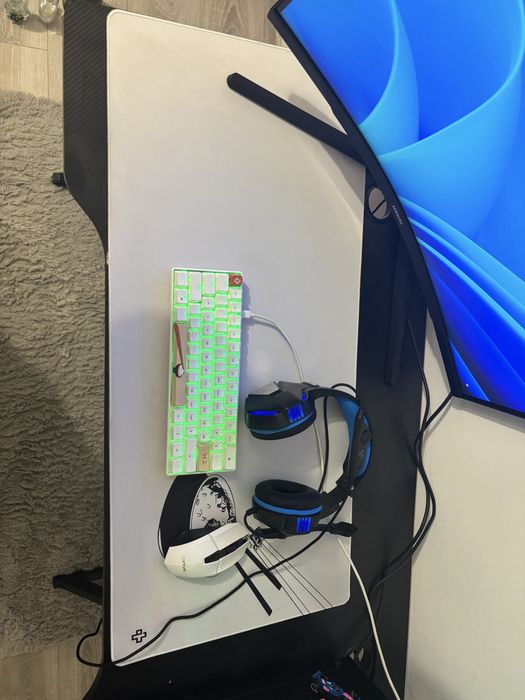 Vand PC Gaming RTX 5060 / 32GB RAM / 1TB SSD – Rulează orice joc modern