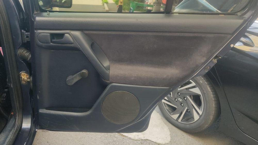 Фольксваген -Дверные карты-Обшивка