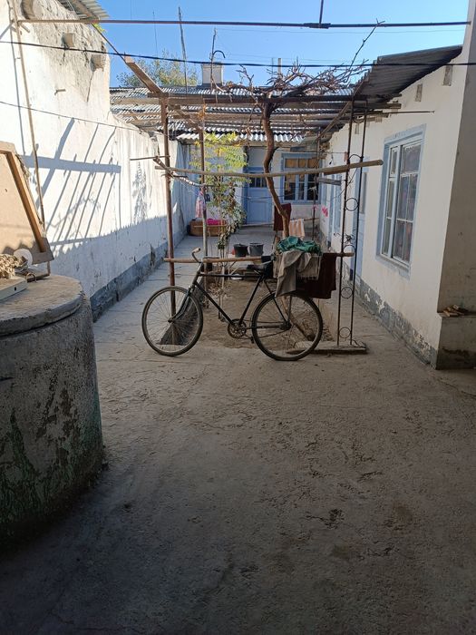 Участка сотилади центр да