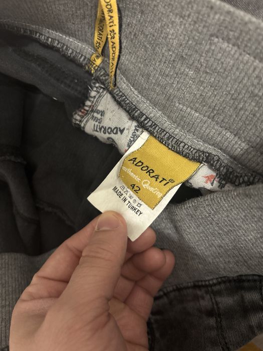 Продам женские джинсы