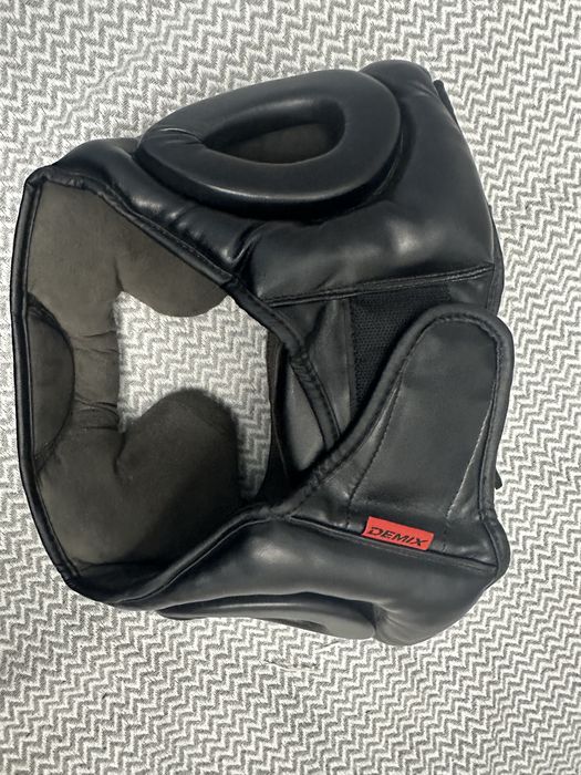 шлем Demix для спорта