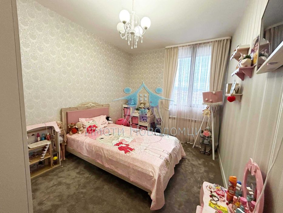 Продава се Тристаен апартамент в Шумен, Пазара - 110 кв.м за 2273 €/кв.м - Снимка #8