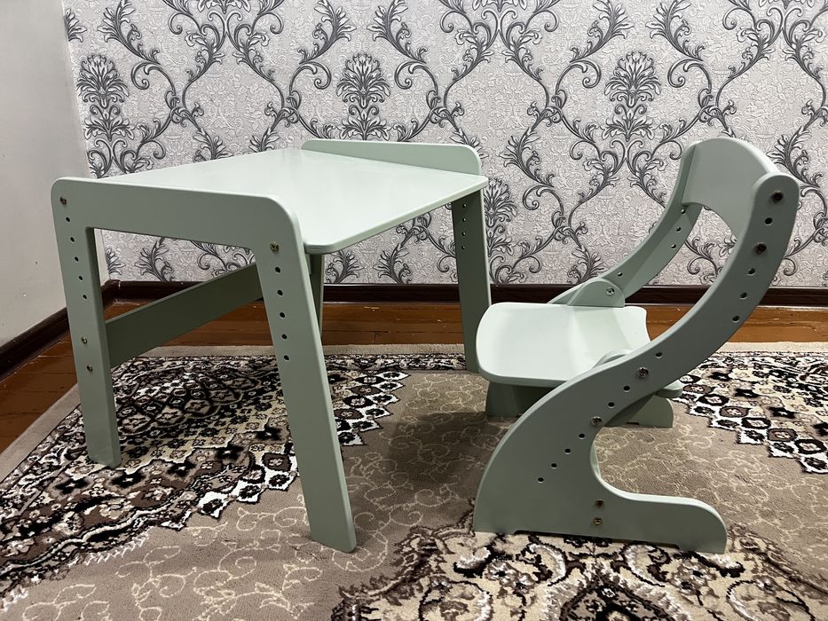 РАСПРОДАЖА!!!Растущий стол и стул комплект для детей от 3 до 8 лет