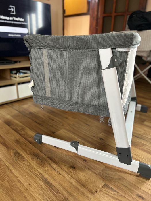 Бебешка кошара next to me