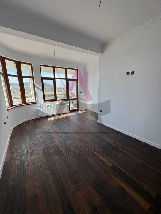 Продава се Къща в Варна, Левски - 300 кв.м за 1250 €/кв.м - Снимка #18