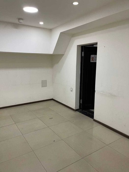 Айбека ул.пересечение Нукусская рядом Б/Ц "Авалон","Шох"мед. центр