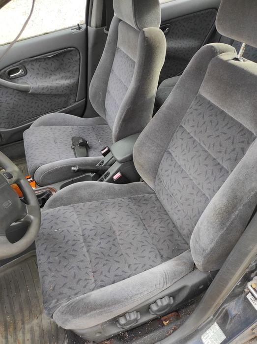 Продавам на части HONDA CIVIC 1.6 i