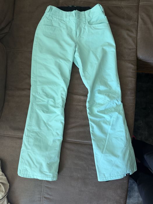 Скиорски дамски екип Roxy