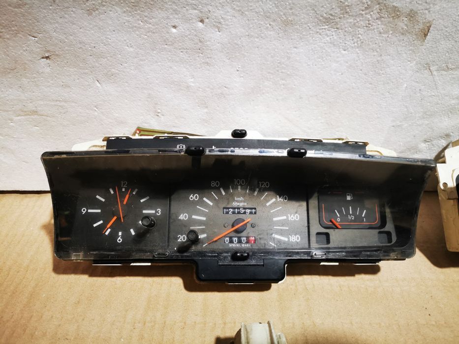 ceasuri de bord peugeot 205