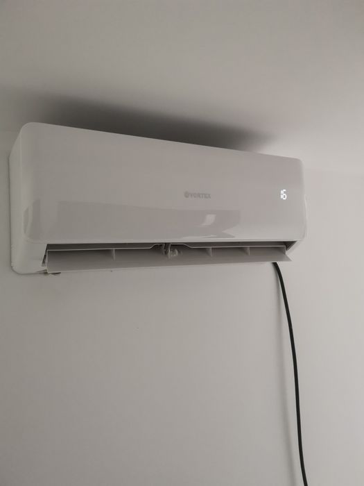 Montaj aer conditionat . Oferim garantie