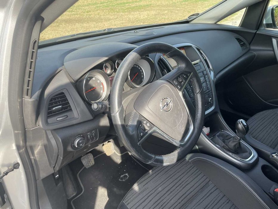 Opel Astra J Sports Tourer