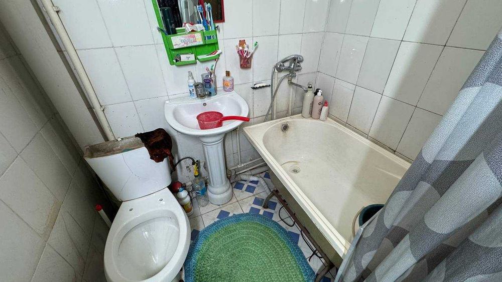 Киргили Киргили кафе 2 қаватда 1 хонали квартира сотилади.ID: 1515